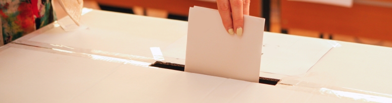 urne main bulletin vote
